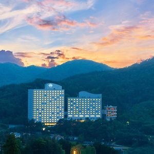Hotel Associa Takayama Resort -With Natural Hot Springs-